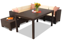 Canapé d'angle avec une table de jardin dans un ensemble de Colorado Comida marron