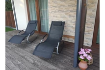 Un ensemble de deux chaises à bascule de jardin Orlando Garden Point